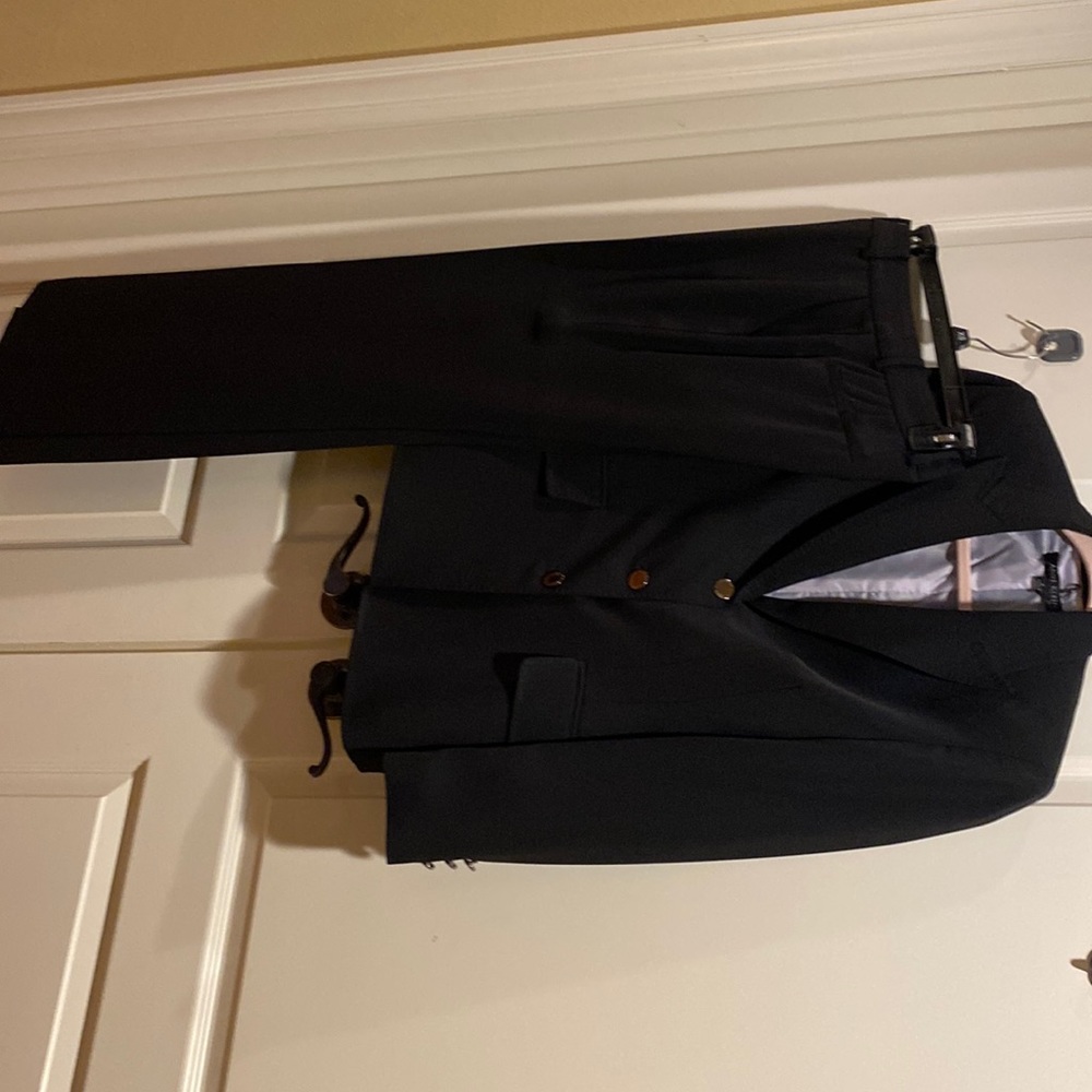 Anne Klein Ladies Suit size 4.  All Black with silver grey buttons.